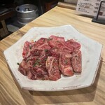 牛肉卸問屋直営 焼肉ホルモン八重山おときち - おまかせ肉盛り　上ロース、上カルビ、リブシタ等