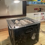 牛肉卸問屋直営 焼肉ホルモン八重山おときち - カウンター席