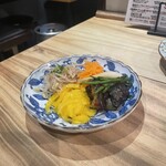 牛肉卸問屋直営 焼肉ホルモン八重山おときち - 島野菜のナムル