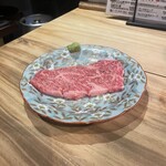 牛肉卸問屋直営 焼肉ホルモン八重山おときち - おまかせ肉盛り　霜降りサーロイン（山葵）