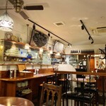 ブラーノブラーノ - 店内　ハロウィンの飾りは派手過ぎず