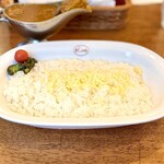 欧風カレーボンディ - ビーフカレー 〜 チーズの載ったライス