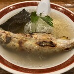 鮎ラーメン - あっ、鮎が丸ごと！