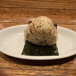 鮎ラーメン - 鮎の焼きおにぎりが後から参上