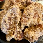 高崎ウルスタ丼 - 素晴らしい色合いな唐揚げ