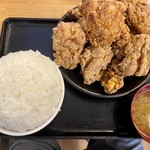 高崎ウルスタ丼 - ヨタ唐揚げ定食