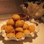 ALAIN DUCASSE AT THE DORCHESTER - petit chou