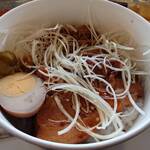 豚や 東京競馬場店 - 豚角煮丼(税込1100円)