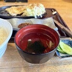 長者町 焼肉 輪心 - ワカメお吸い物