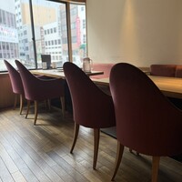 長者町 焼肉 輪心 - カウンターにて