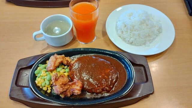 写真 : ガスト 西六郷店 - 六郷土手/ファミレス | 食べログ