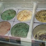 サーティワンアイスクリーム To Go - 料理写真:美味しそうなアイスクリームが並んでいます。