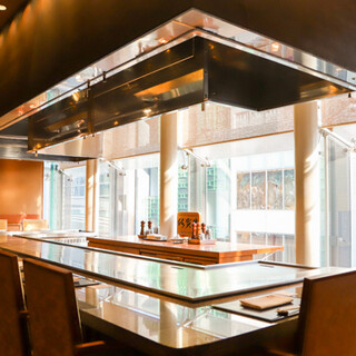 佐賀の伝統を感じる落ち着いた店内◆個室完備