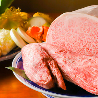 甘みとコクが特徴の佐賀牛を、鉄板焼きとせいろ蒸しで堪能