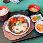 満濃ヒルズカントリークラブ - とろーり焼チーズハンバーグ定食