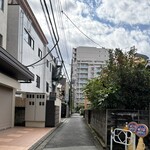 蕎麦懐石 無庵 - 素敵な古民家の隣は残念ながらラブホ。愛嬌かな(^^)