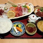 炭乃家　喜助 - お刺身定食 1628円 (こちらもミニハンバーグつき)