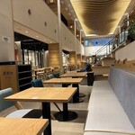 400℃ mori no machi - 紹介制貸し切りで話題の「400℃ PIZZA」を断念していたが、フードコートでおすすめのブルーチーズソースピザを味わえた喜びは格別