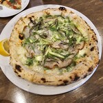 pizzeria pieno - 青森県産ほうれん草クリームのポルケッタ