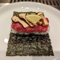 焼肉うしごろ 西麻布本店 - 松茸と和牛の手巻き