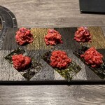 牛に金棒 - 塩ユッケとタレユッケ二種盛り