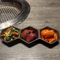 牛に金棒 麻布十番 - 前菜三種盛り