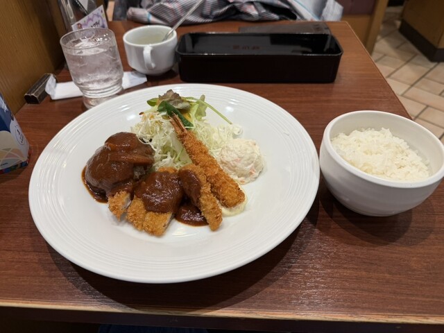 Shinsaibashi Mitsuya Howaiti Umeda Ten photo 3