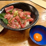 酒場 やまと - 本日限定10食 天然本マグロ丼 鳴門ワカメ味噌汁付 2,200円