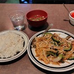 ティン・フック - 