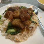 牡丹園 - 牛バラチャーハン（800円）大盛り（100円増し）