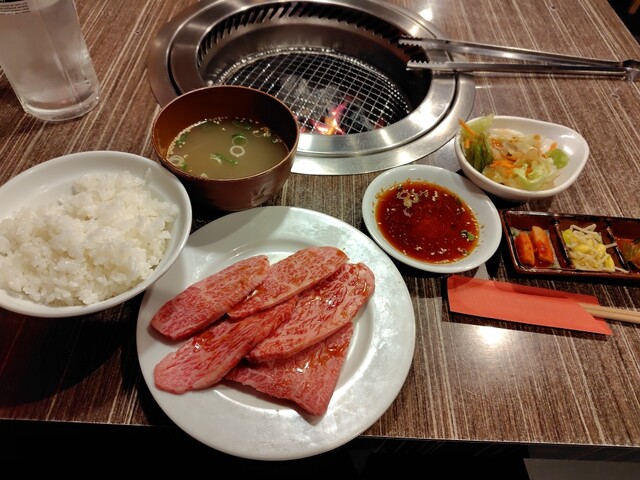 Yakiniku Shabushabu Niku no Tsurutsuru Tei