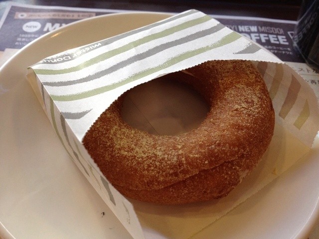 15年コンビニドーナツ戦争を受けて ミスドのドーナツのサイズが巨大化 コンビニドーナツに見劣りしない ドーナツ1個で満足できる大きさに By たぬぽんの覚え書き ミスタードーナツ 北朝霞駅前ショップ Mister Donut 北朝霞 ドーナツ 食べログ