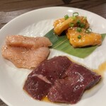 黒毛和牛焼肉 白か黒 - 