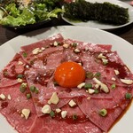 黒毛和牛焼肉 白か黒 - 