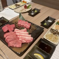 近江うし 焼肉 にくTATSU 青山本店 - 