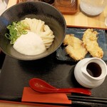 讃岐うどん酒場 川金 - とろろぶっかけうどん890円かしわ天300円