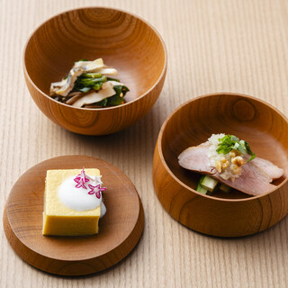 모든 조미료는 무첨가입니다. 소금과 설탕도 엄선한 것을 사용합니다.