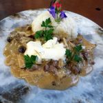 カウボーイカレー - 牛フィレ肉とキノコのビーフストロガノフ、ロシアンティー付きで1800円