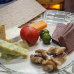 清加和 - チーズと冷静牛タン塩漬盛合せ