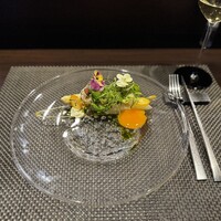 レストラン ラ・フロレゾン・ドゥ・タケウチ - 平貝　金柑と柑橘のクリーム　オランデーズソース　名古屋コーチンの黄身