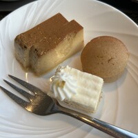 MIDO RESTAURANT PIC NIKA -  MIDO RESTAURANT PIC NIKA -