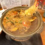 角丸 - 土鍋のアップです。まだ沸騰してます。