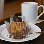 カフェ ベローチェ - 料理写真:王道モンブラン＠税込490円→390円（クーピン使用）、ブレンドコーヒー(S)@税込350円 │ 平日14:30訪問