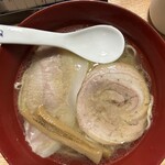 飯田商店 - 塩ラーメン　さっぱり、優しい味だけど旨みが口に広がる。