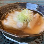 古民家ヌードゥル 黒揚羽森住 - 醤油らぁ麺　　　1000円
      雲呑（2個）　　　300円