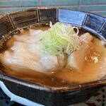 古民家ヌードゥル 黒揚羽森住 - 醤油らぁ麺　　　1000円
      雲呑（2個）　　　300円