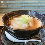 古民家ヌードゥル 黒揚羽森住 - 醤油らぁ麺　　　1000円
      雲呑（2個）　　　300円