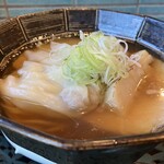 古民家ヌードゥル 黒揚羽森住 - 醤油らぁ麺　　　1000円
      雲呑（2個）　　　300円