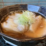 古民家ヌードゥル 黒揚羽森住 - 醤油らぁ麺　　　1000円
      雲呑（2個）　　　300円