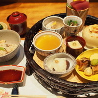 川越 - この籠盛膳、驚きの2900円(税込)でした！